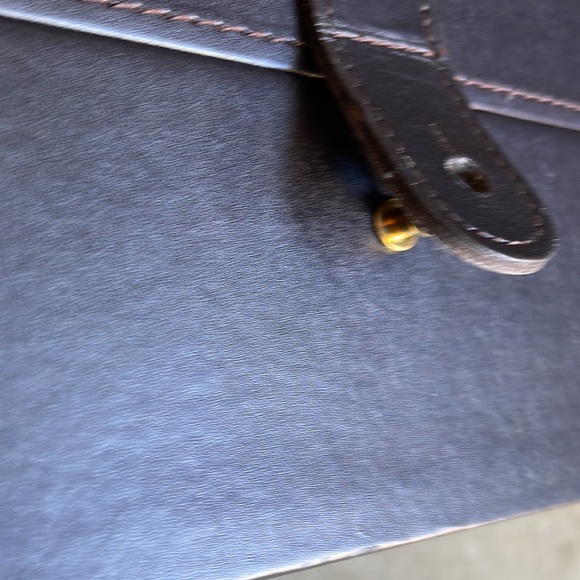 5/$10 Storage box with push down latch. - Picture 3 of 4